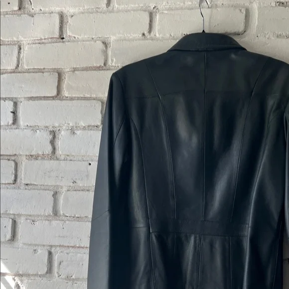 Women's Black Leather Zip-Front Jacket - Picture 3 of 10